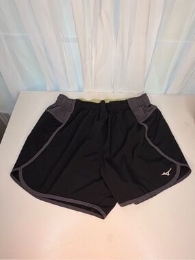 Mizuno Women’s Black Running Shorts with Grey Trim Size